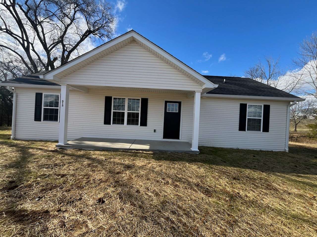 Residential Land with Home for Lease in Castalian Springs, Tennessee