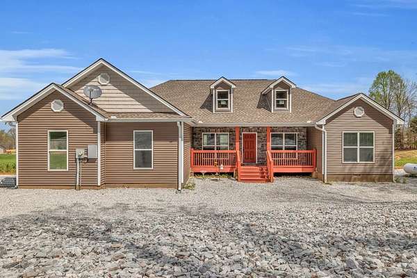 5 Acres of Land with Home for Sale in Dickson, Tennessee