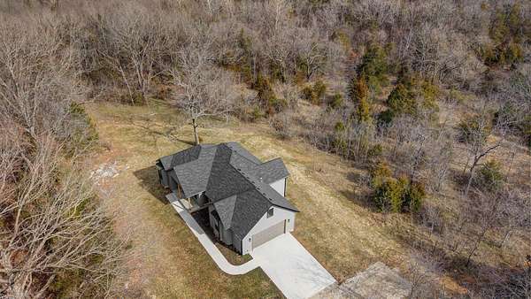 3.52 Acres of Residential Land with Home for Sale in Marshfield, Missouri