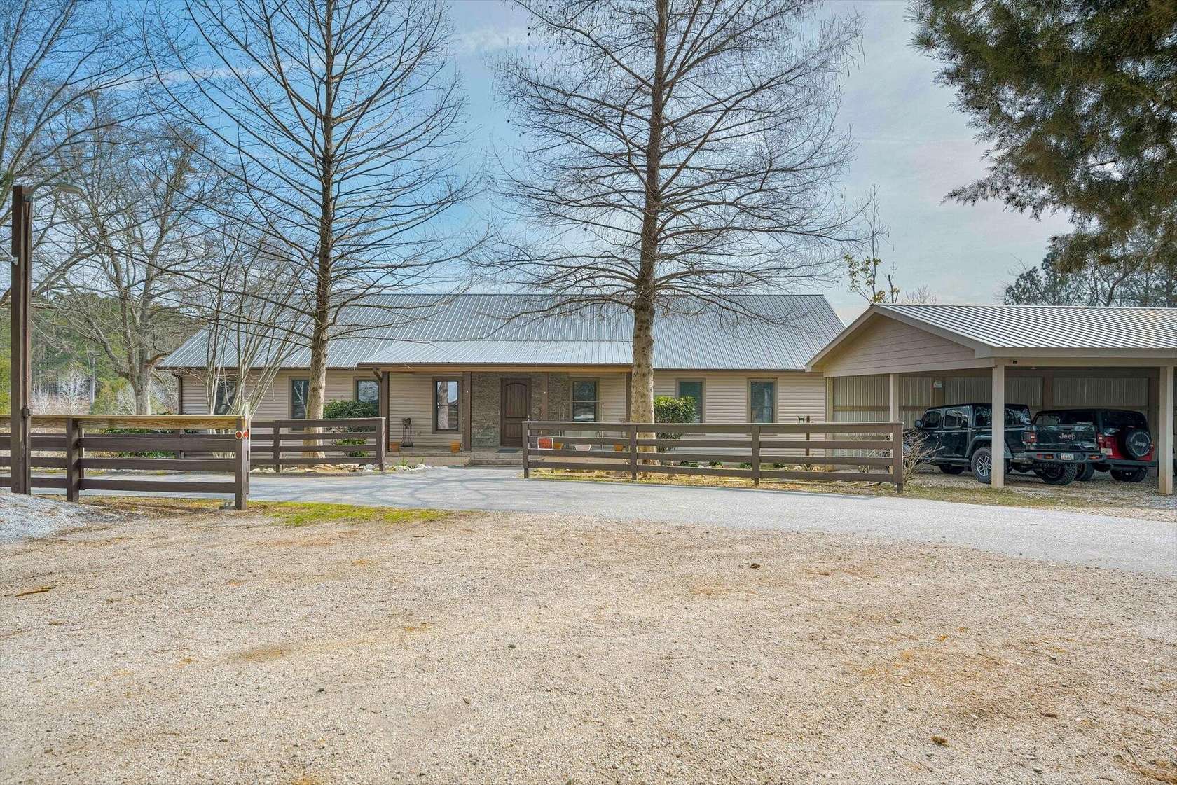 142 Acres of Land with Home for Sale in Lincolnton, Georgia