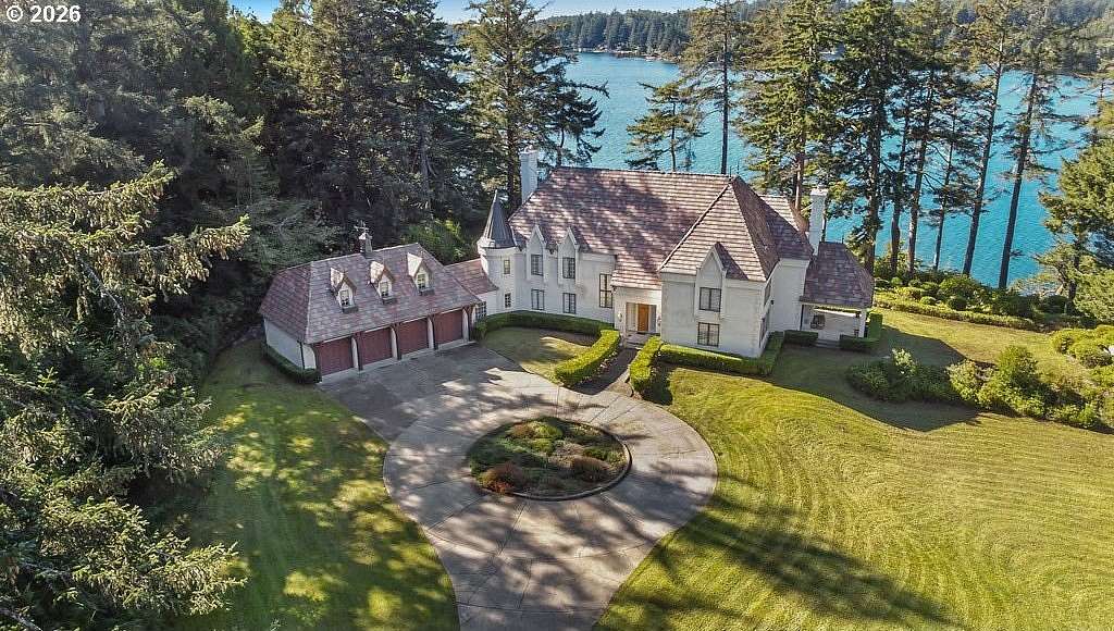 20.3 Acres of Land with Home for Sale in Florence, Oregon