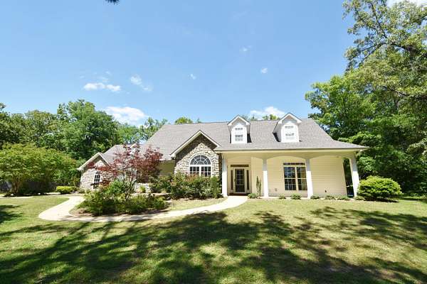1.5 Acres of Land with Home for Sale in Tupelo, Mississippi