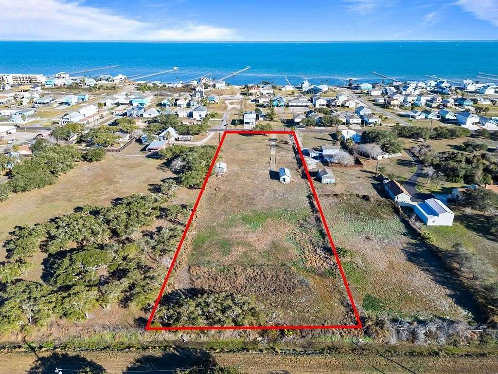 2.53 Acres of Improved Mixed-Use Land for Sale in Rockport, Texas