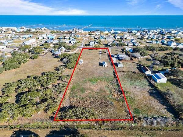 2.53 Acres of Improved Mixed-Use Land for Sale in Rockport, Texas