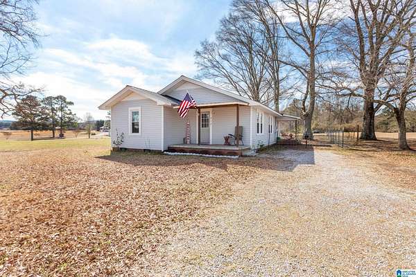2 Acres of Residential Land with Home for Sale in Glencoe, Alabama