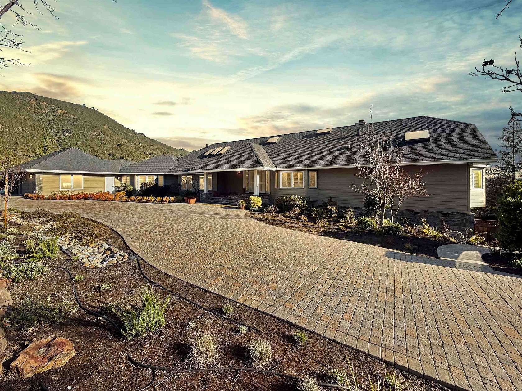 4.48 Acres of Residential Land with Home for Sale in Diablo, California