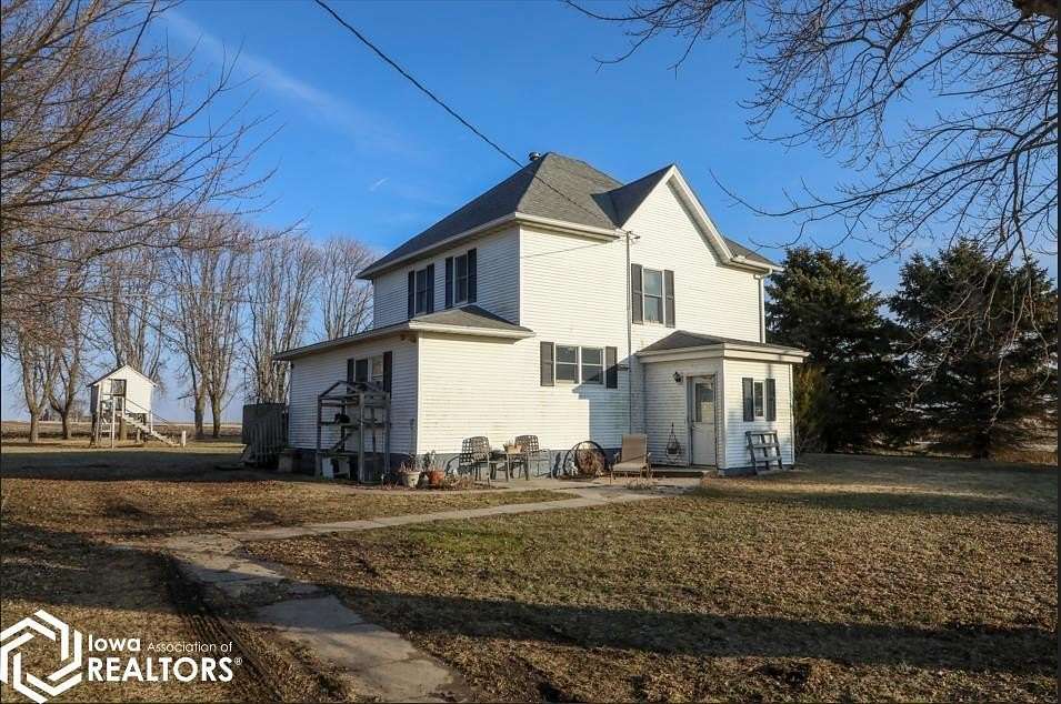 4.6 Acres of Land with Home for Sale in Kanawha, Iowa