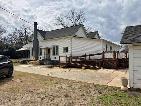 2.5 Acres of Land with Home for Sale in Byron, Georgia