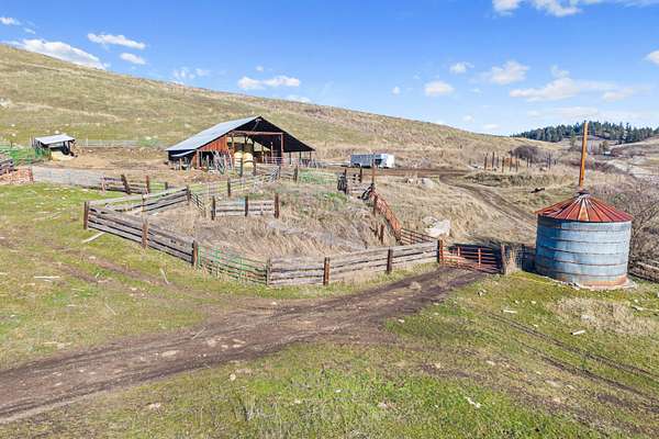 50 Acres of Land for Sale in Kettle Falls, Washington