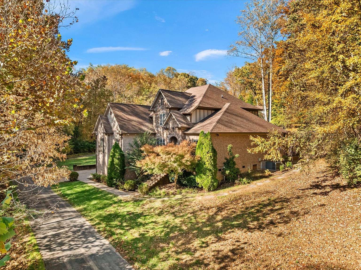 2.14 Acres of Residential Land with Home for Sale in Nashville, Tennessee