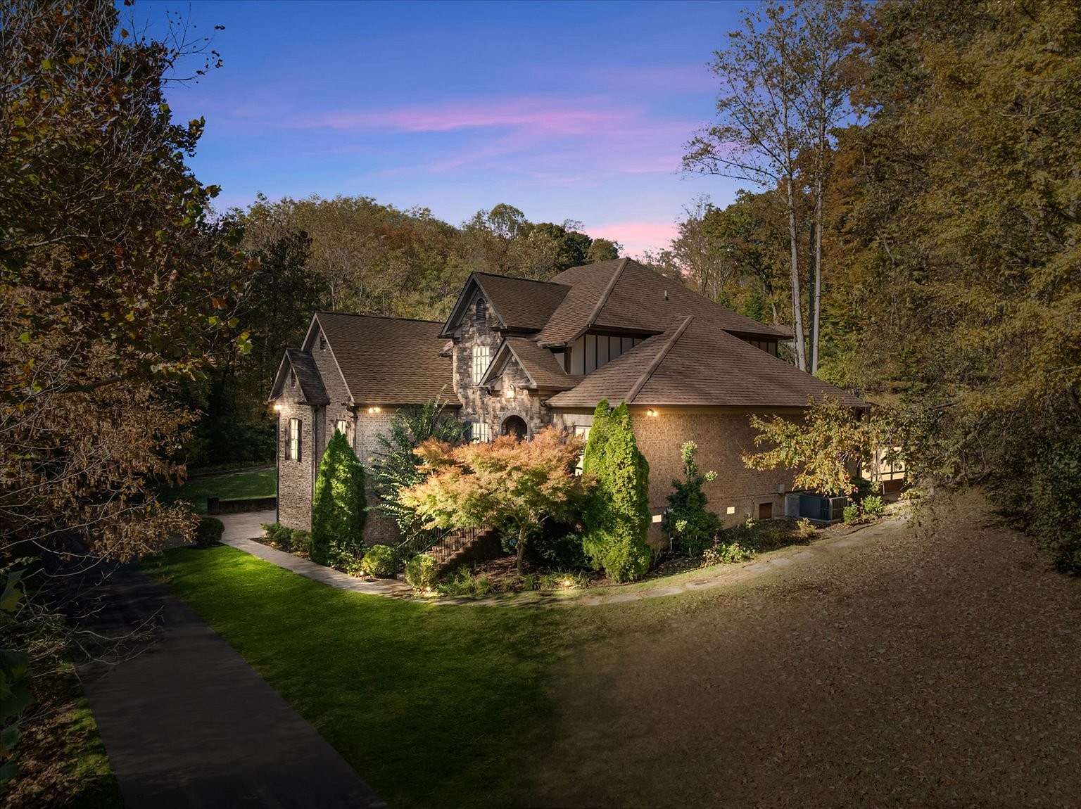 2.14 Acres of Land with Home for Sale in Nashville, Tennessee