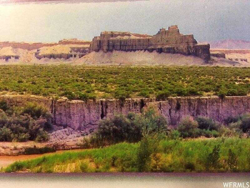 10 Acres of Agricultural Land for Sale in Caineville, Utah