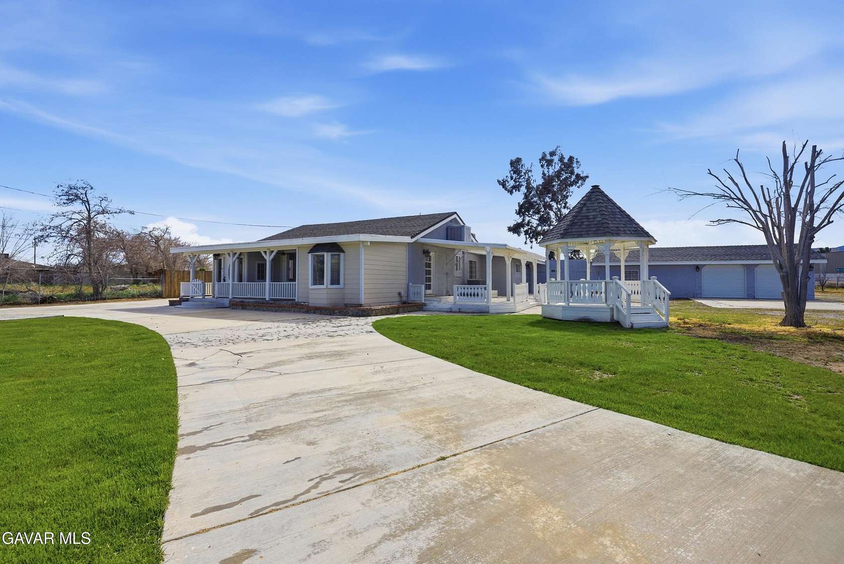 2.57 Acres of Land with Home for Sale in Palmdale, California