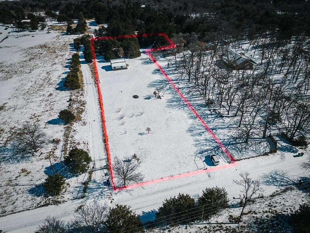 2.5 Acres of Residential Land with Home for Sale in Valley View, Texas