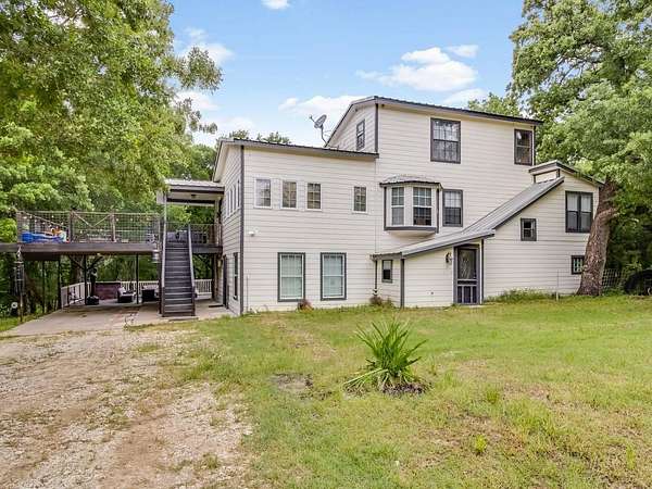 19.7 Acres of Land with Home for Sale in Hubbard, Texas