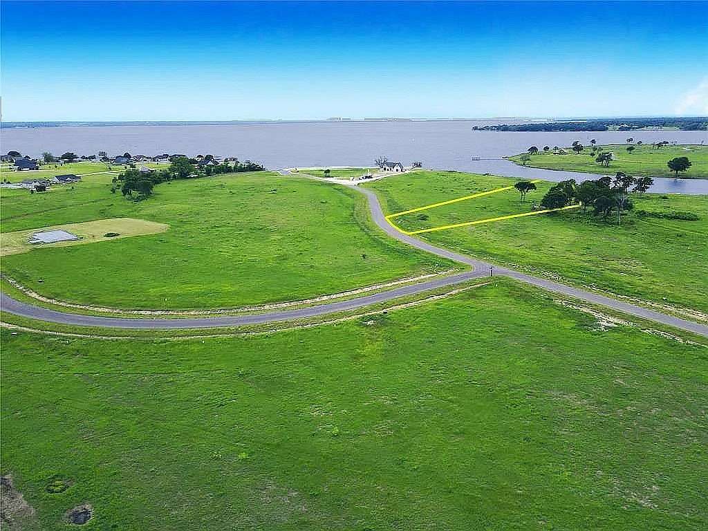 2.37 Acres of Residential Land for Sale in Corsicana, Texas