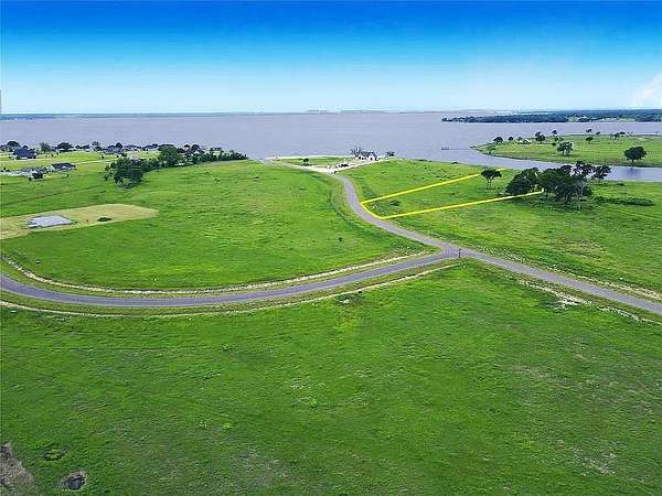 2.37 Acres of Residential Land for Sale in Corsicana, Texas