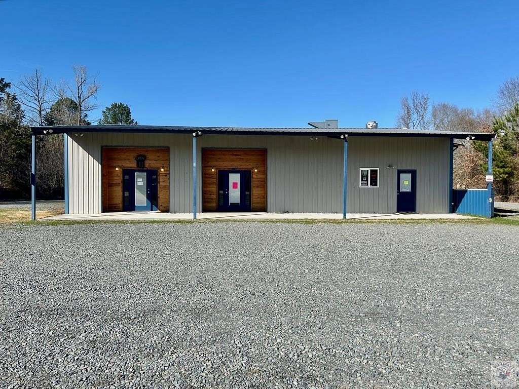 8.19 Acres of Improved Commercial Land for Sale in Atlanta, Texas