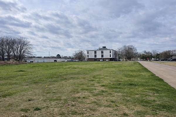 1.73 Acres of Mixed-Use Land for Sale in Shreveport, Louisiana