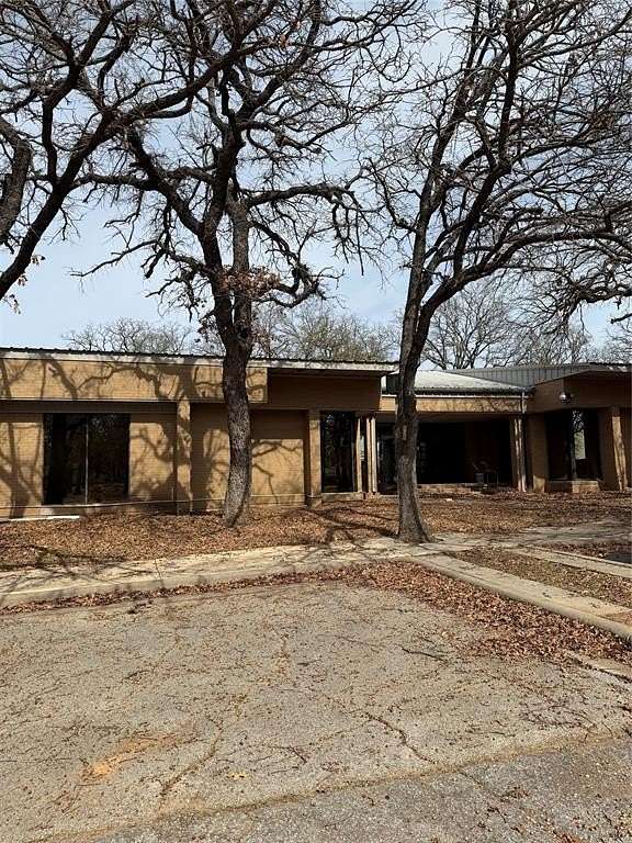 1.64 Acres of Commercial Land for Lease in Bridgeport, Texas