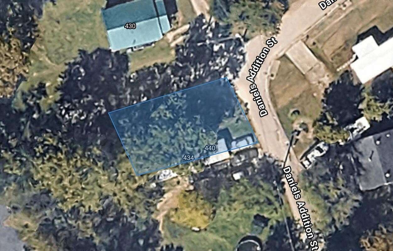 0.1 Acres of Land for Sale in Ravenna, Kentucky