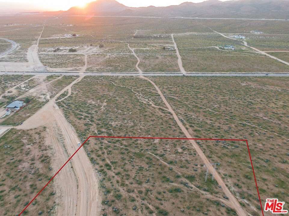 6.71 Acres of Land for Sale in Apple Valley, California