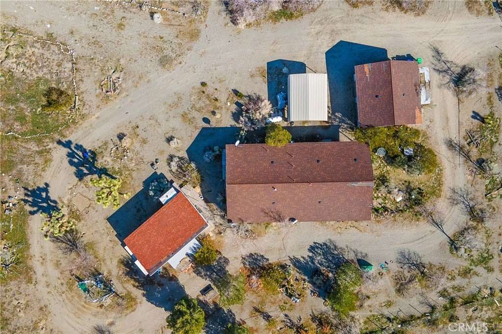 2 Acres of Residential Land with Home for Sale in Piñon Hills, California