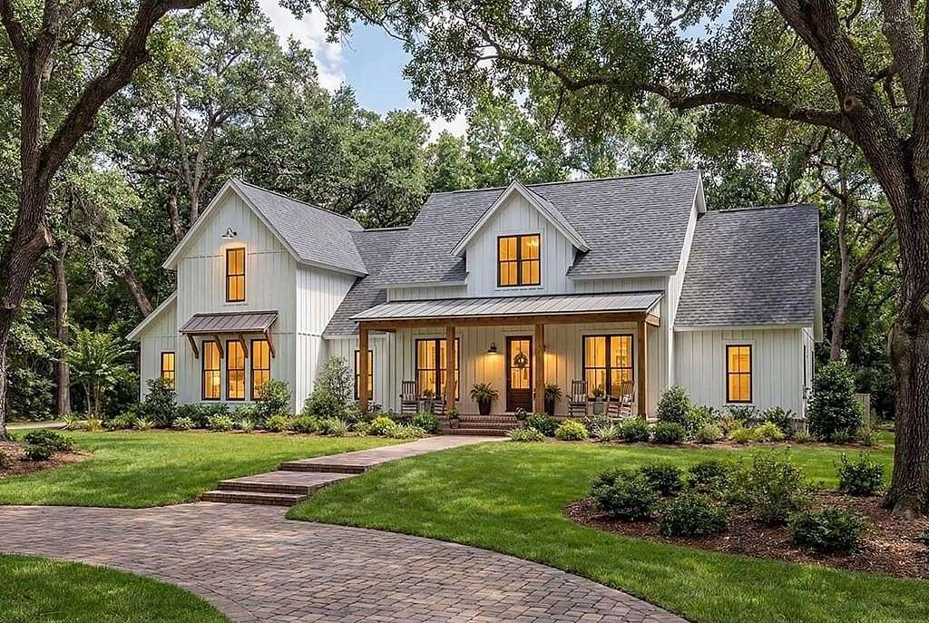 1.5 Acres of Land with Home for Sale in Oxford, Mississippi