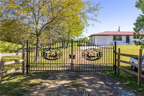 85.6 Acres of Land with Home for Sale in Ranger, Georgia