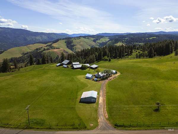 581 Acres of Land with Home for Sale in Kooskia, Idaho