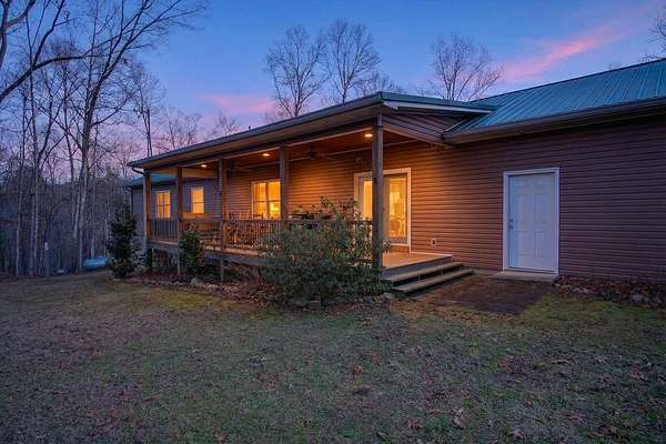 19.2 Acres of Land with Home for Sale in LaFayette, Georgia
