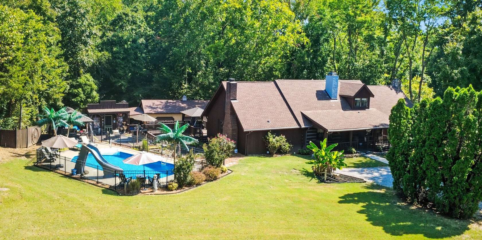 2.9 Acres of Residential Land with Home for Sale in Clarksville, Tennessee