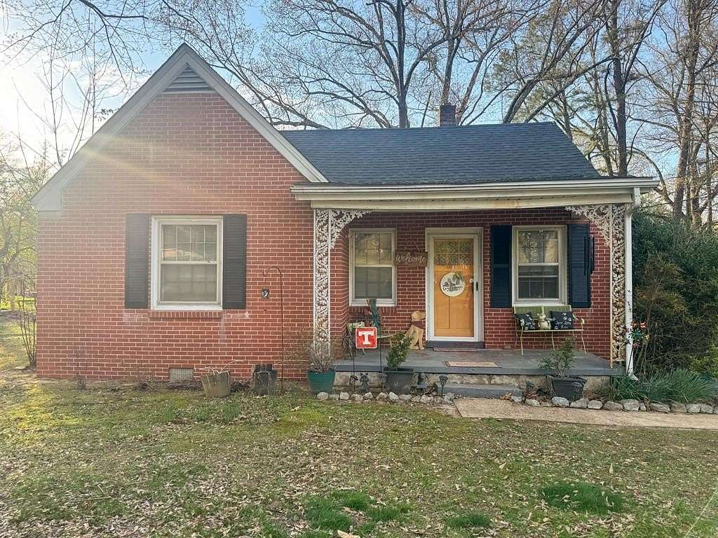 1.9 Acres of Land with Home for Sale in Huntingdon, Tennessee