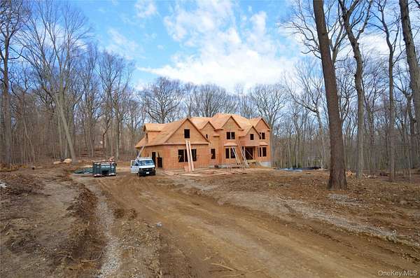 2.33 Acres of Land with Home for Sale in Head of the Harbor, New York