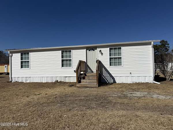 8 Acres of Residential Land with Home for Lease in Jacksonville, North Carolina