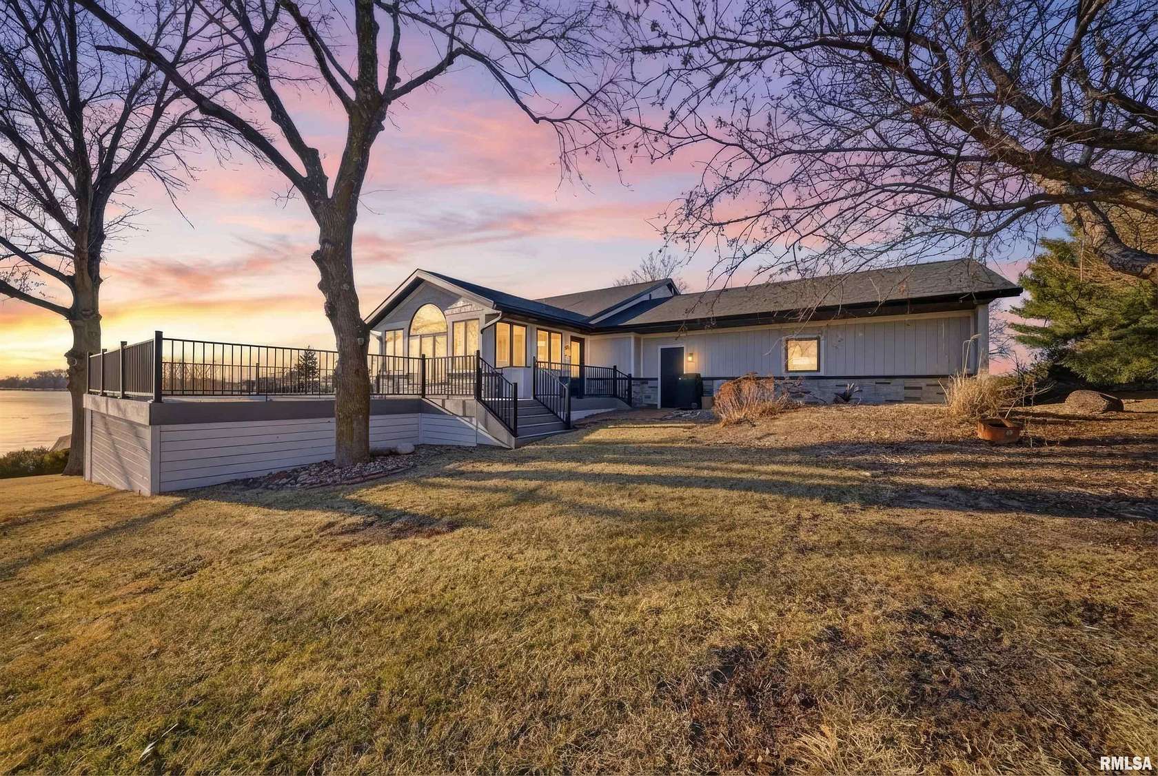 1.7 Acres of Residential Land with Home for Sale in Avon, Illinois