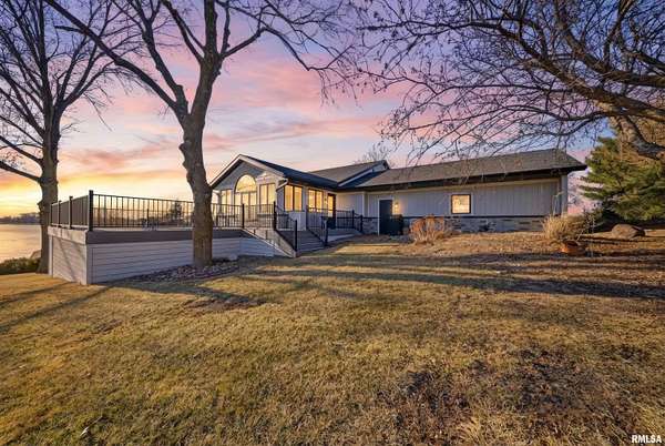 1.7 Acres of Residential Land with Home for Sale in Avon, Illinois