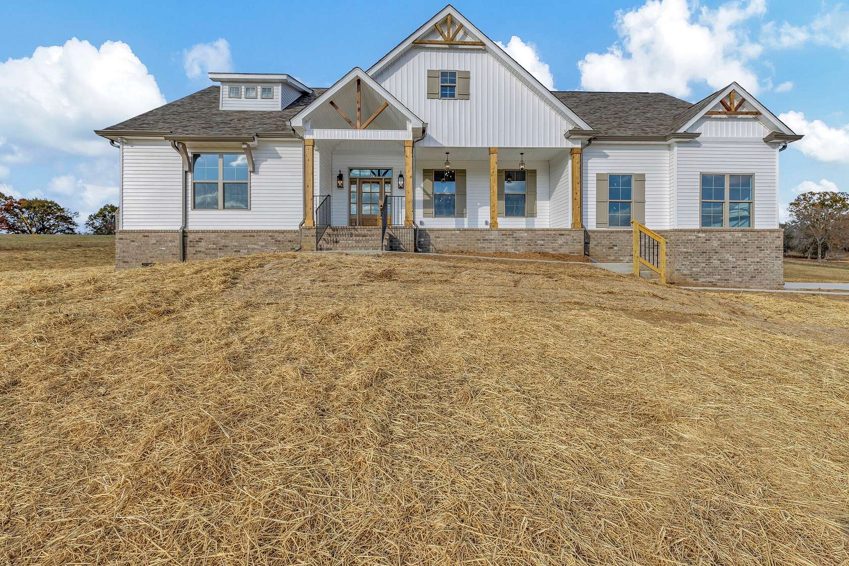 7 Acres of Residential Land with Home for Sale in Lewisburg, Tennessee