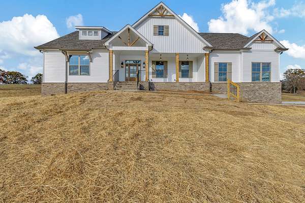 7 Acres of Residential Land with Home for Sale in Lewisburg, Tennessee