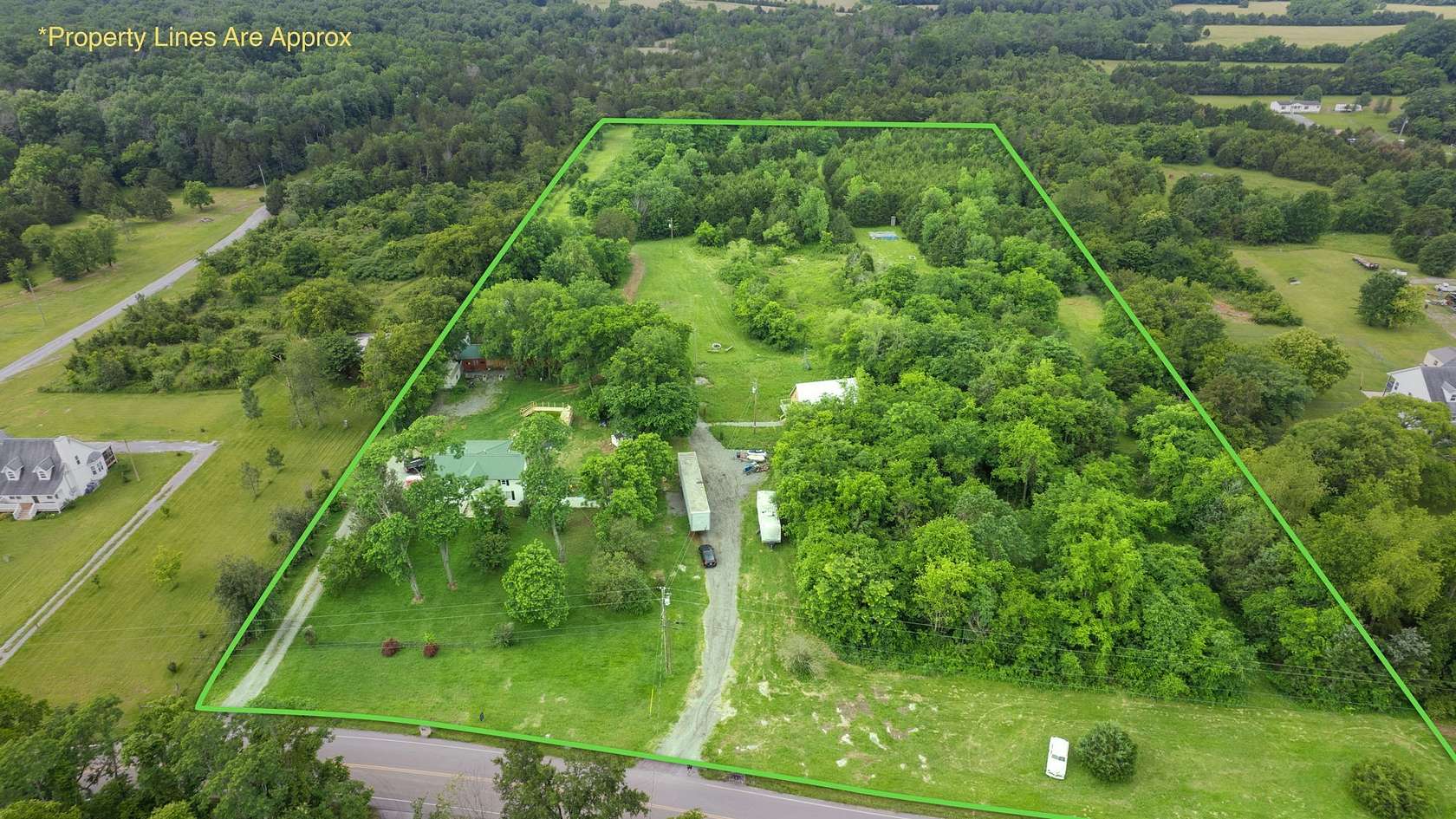 11.4 Acres of Land with Home for Sale in Lebanon, Tennessee