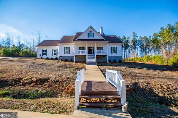 9 Acres of Residential Land with Home for Sale in Heflin, Alabama