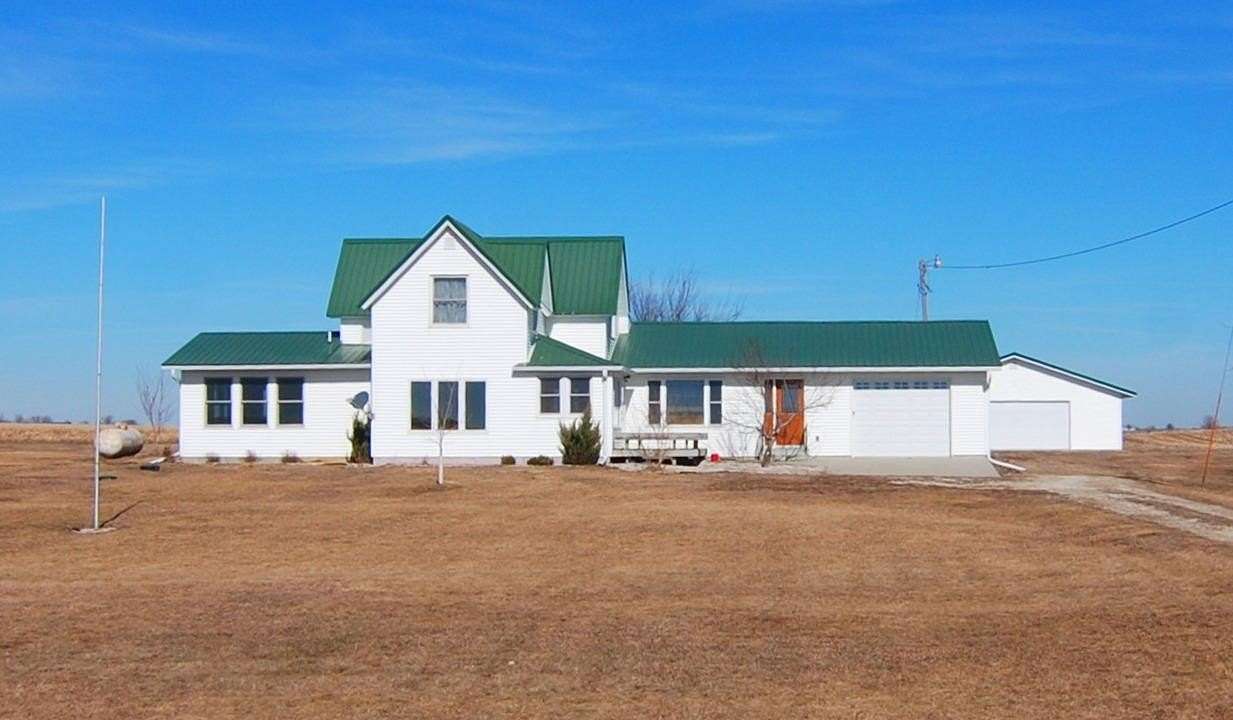 3.52 Acres of Residential Land with Home for Sale in Newell, Iowa