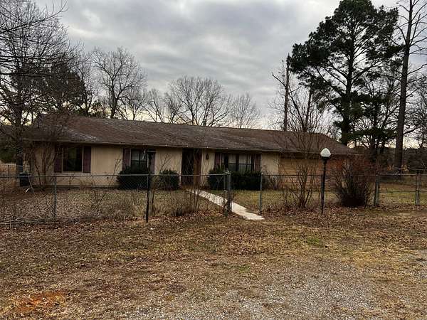 10 Acres of Residential Land with Home for Sale in Atoka, Oklahoma