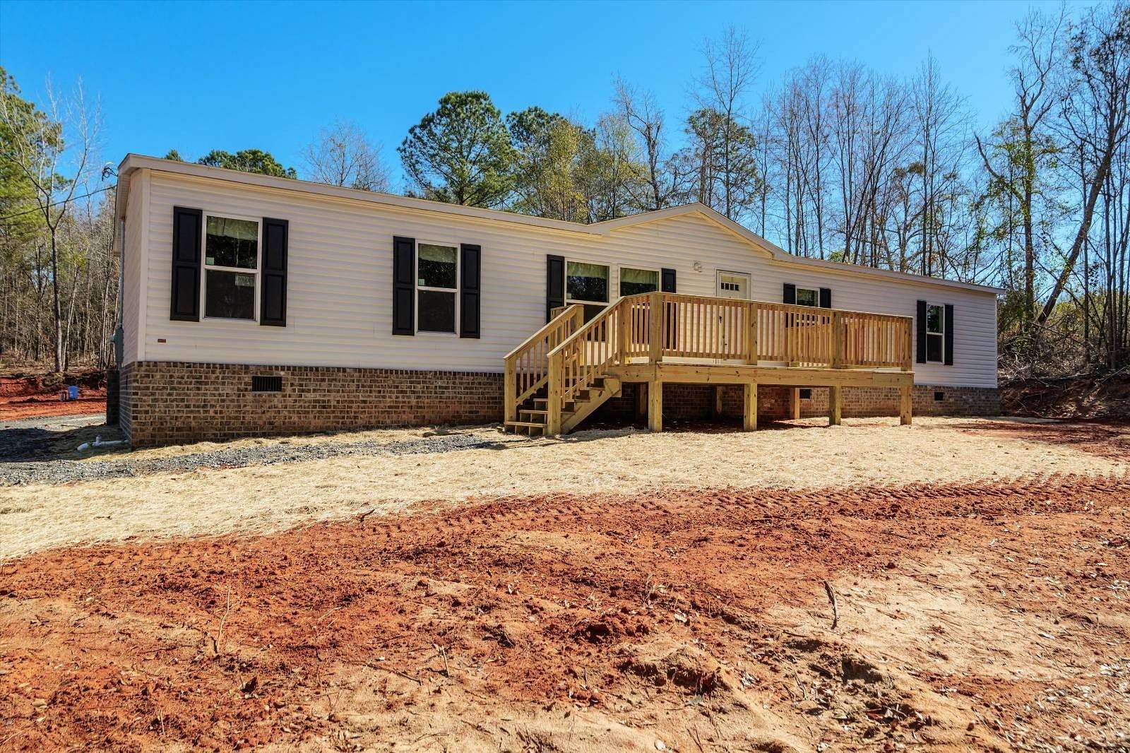 5 Acres of Residential Land with Home for Sale in Waynesboro, Georgia