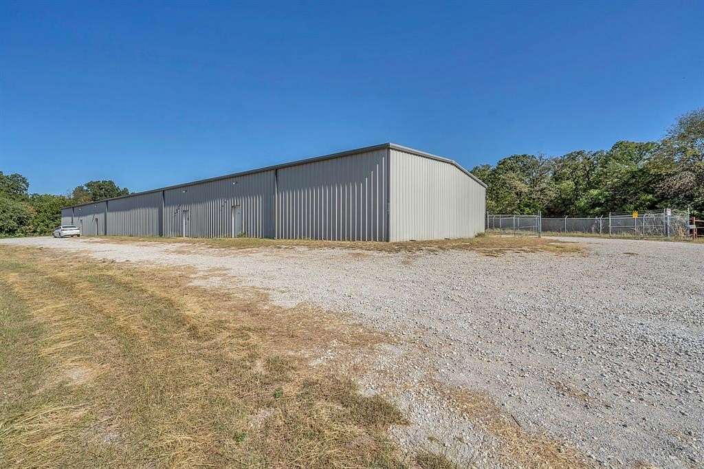 5.1 Acres of Commercial Land for Lease in Decatur, Texas