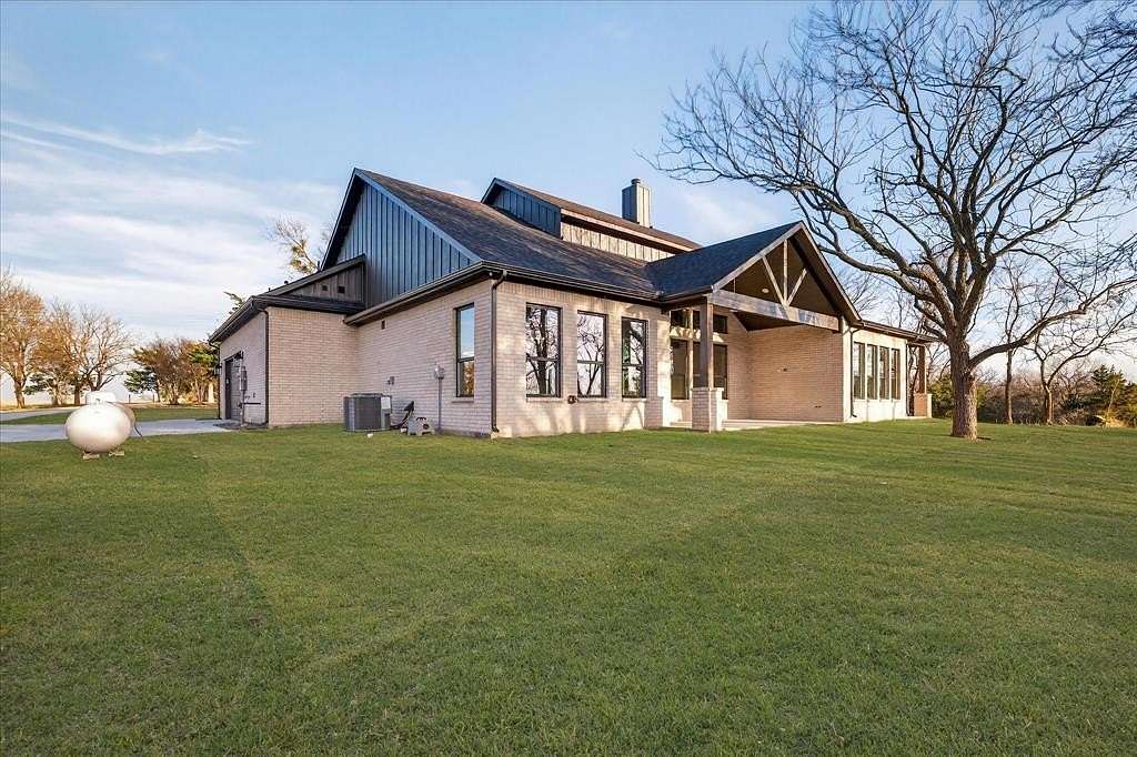 2.64 Acres of Land with Home for Sale in Farmersville, Texas