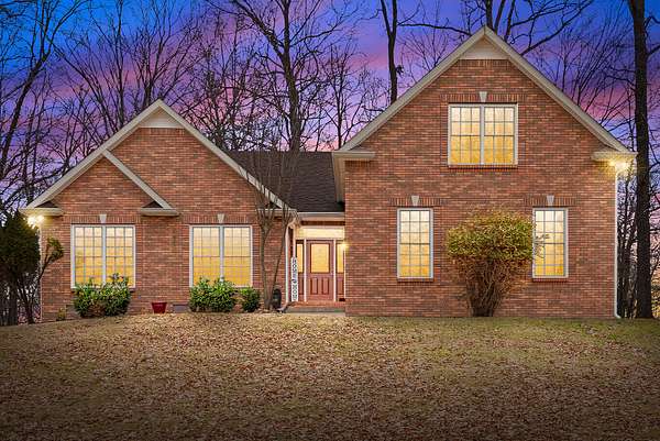 2 Acres of Residential Land with Home for Sale in Clarksville, Tennessee