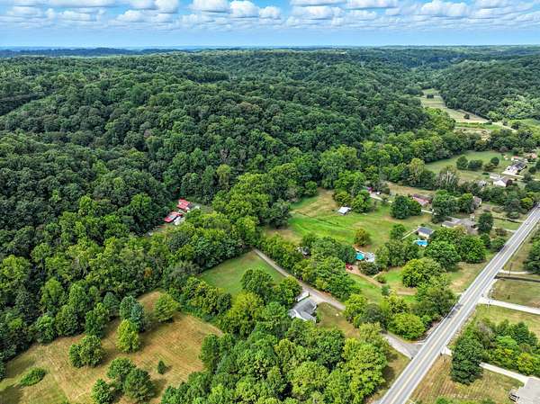 9.4 Acres of Residential Land with Home for Sale in Hendersonville, Tennessee