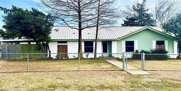 1.52 Acres of Residential Land with Home for Sale in Mart, Texas