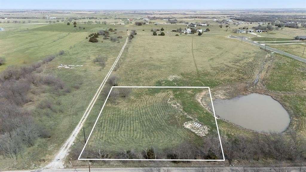 2 Acres of Residential Land for Sale in Decatur, Texas